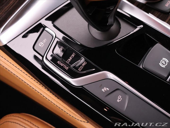 BMW 5 4,4 M550i xDrive 390kW AT 2020