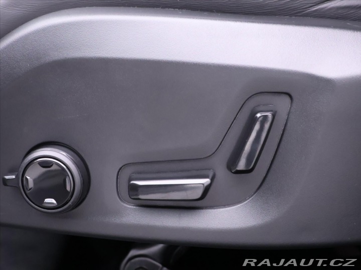 Volvo XC60 2,0 B4 AWD R-Design CZ 1. 2021