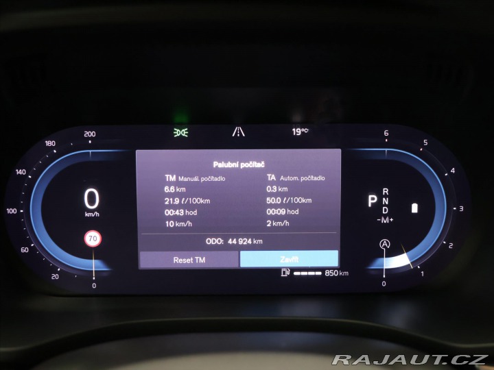 Volvo XC60 2,0 B4 AWD R-Design CZ 1. 2021