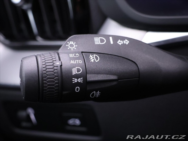 Volvo XC60 2,0 B4 AWD R-Design CZ 1. 2021