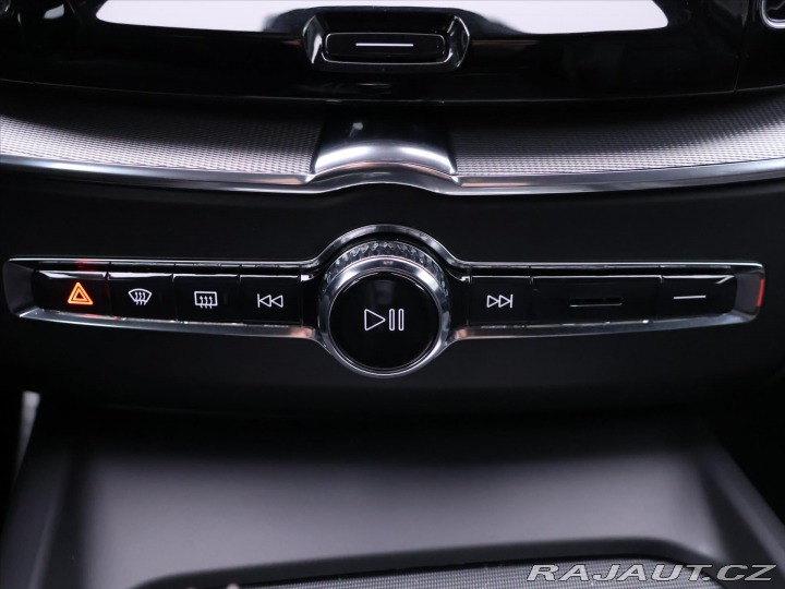 Volvo XC60 2,0 B4 AWD R-Design CZ 1. 2021