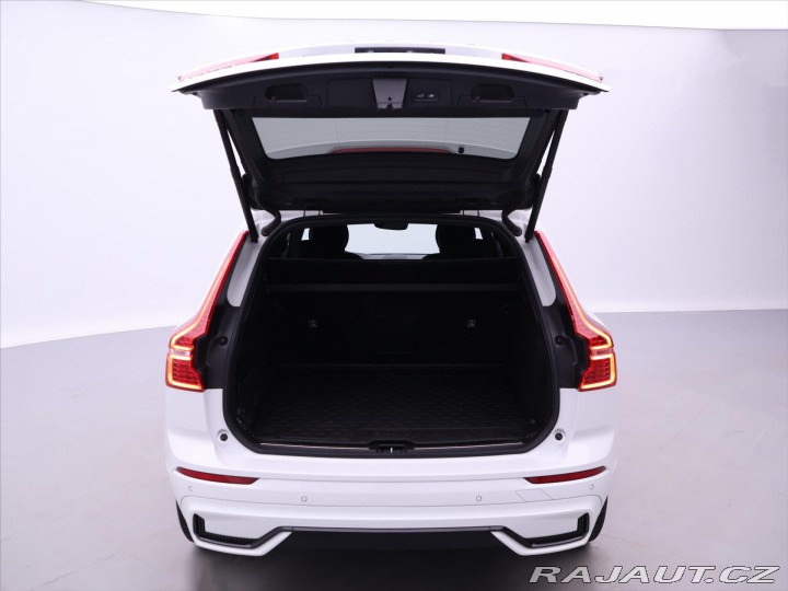 Volvo XC60 2,0 B4 AWD R-Design CZ 1. 2021