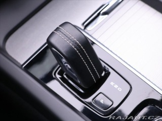 Volvo XC60 2,0 B4 AWD R-Design CZ 1. 2021