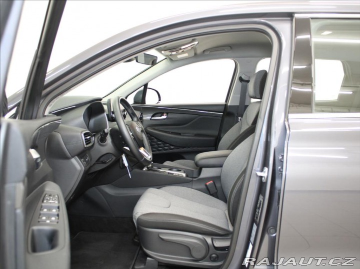 Hyundai Santa Fe 2,2 CRDi 142kW 7-míst 27t 2023