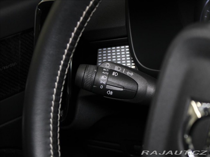 Volvo XC40 2,0 B4 R-Design H/K BLIS 2021