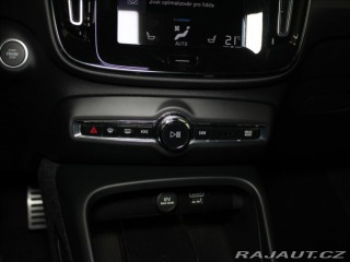 Volvo XC40 2,0 B4 R-Design H/K BLIS 2021
