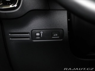 Volvo XC40 2,0 B4 R-Design H/K BLIS 2021