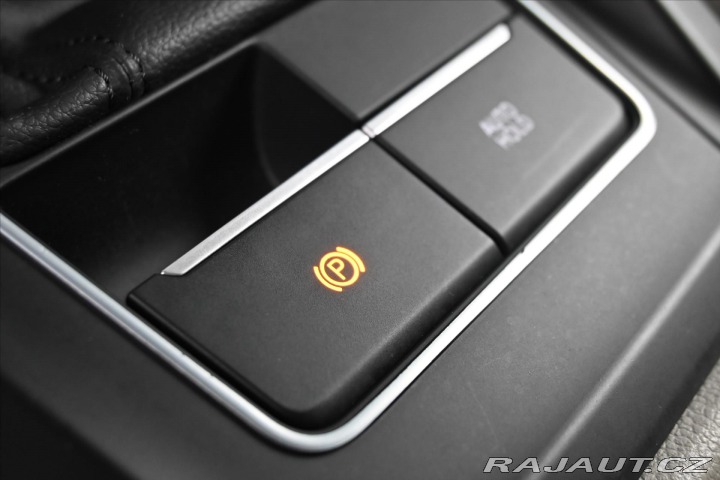 Volkswagen Golf 2,0 TDI 110 kW *LIFE* Zár 2021