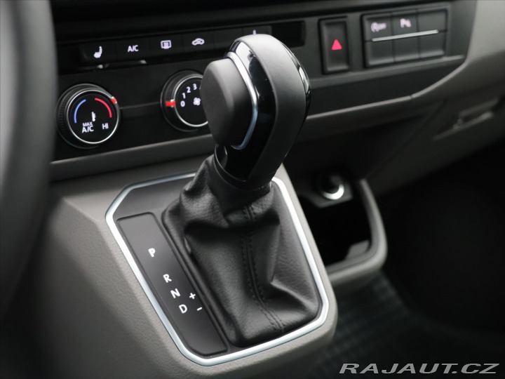 Volkswagen Transporter 2,0 TDI DSG Bulli LONG 9- 2024
