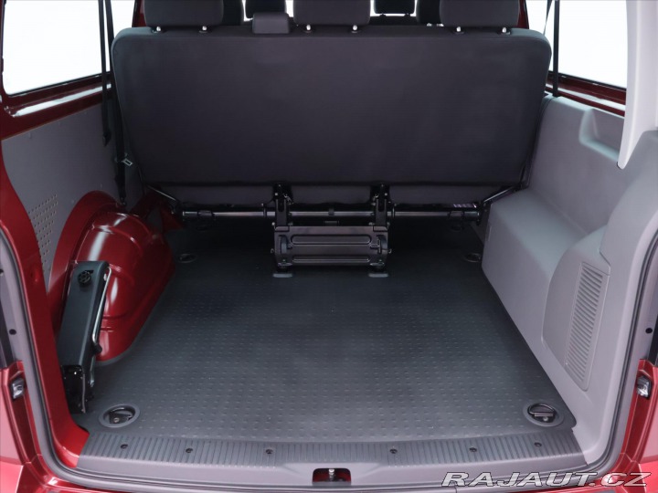 Volkswagen Transporter 2,0 TDI DSG DR 8-Míst Bul 2024