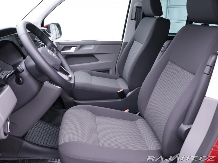 Volkswagen Transporter 2,0 TDI DSG DR 8-Míst Bul 2024