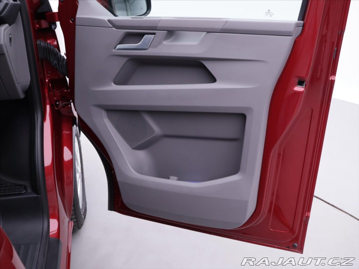 Volkswagen Transporter 2,0 TDI DSG DR 8-Míst Bul 2024