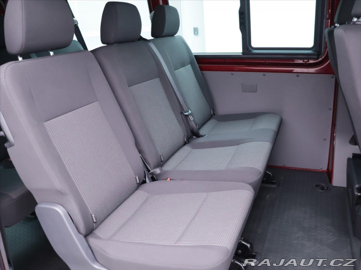 Volkswagen Transporter 2,0 TDI DSG DR 8-Míst Bul 2024