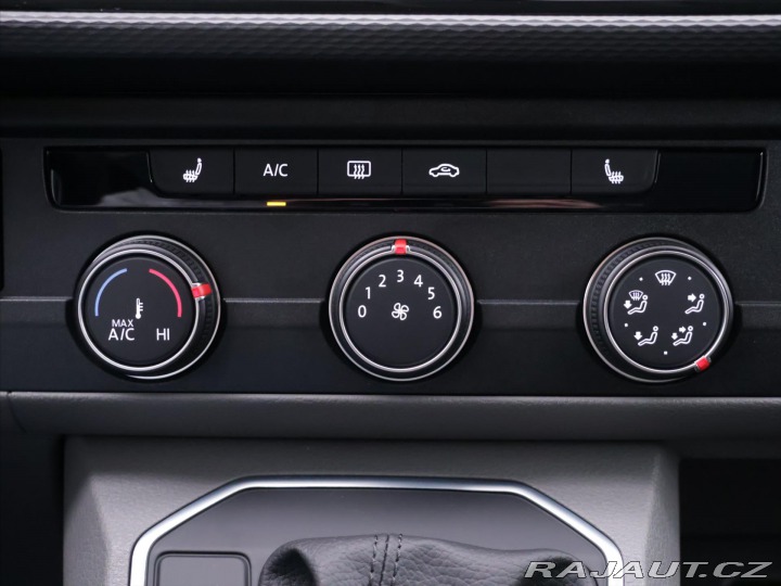 Volkswagen Transporter 2,0 TDI DSG DR 8-Míst Bul 2024