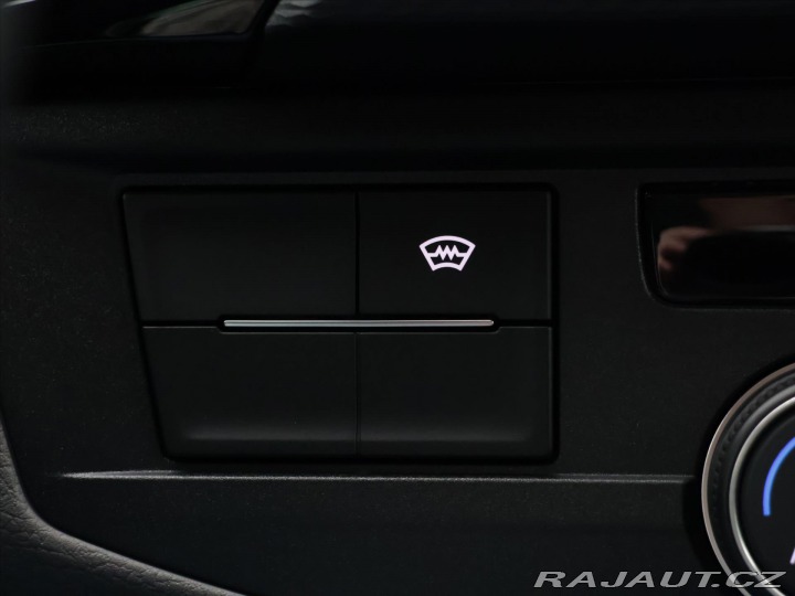 Volkswagen Transporter 2,0 TDI DSG DR 8-Míst Bul 2024
