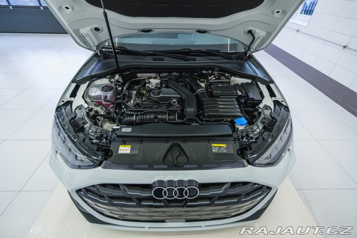 Audi A3 S line 35 TFSI 110kW 2024