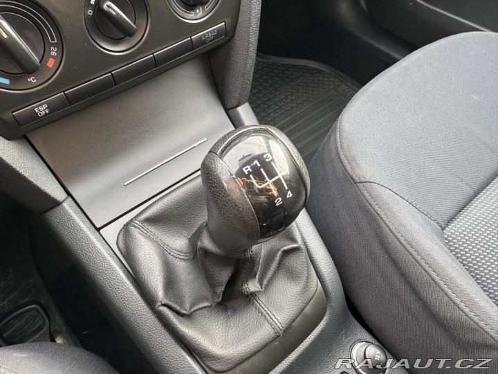 Škoda Octavia 1,6 MPI 75 KW KAR KM 2005