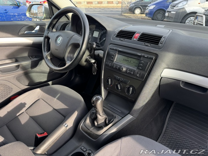 Škoda Octavia 1,6 MPI 75 KW KAR KM 2005