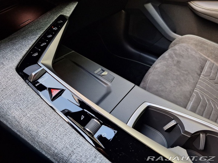 Peugeot 3008 GT Hybrid 136 e-DCS6 2025