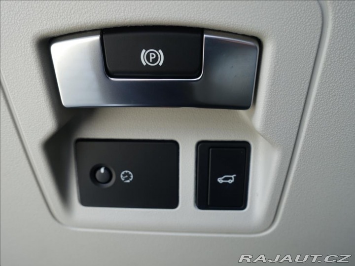 Land Rover Range Rover Velar 2,0 P250, S, ČR, el.tažné 2019