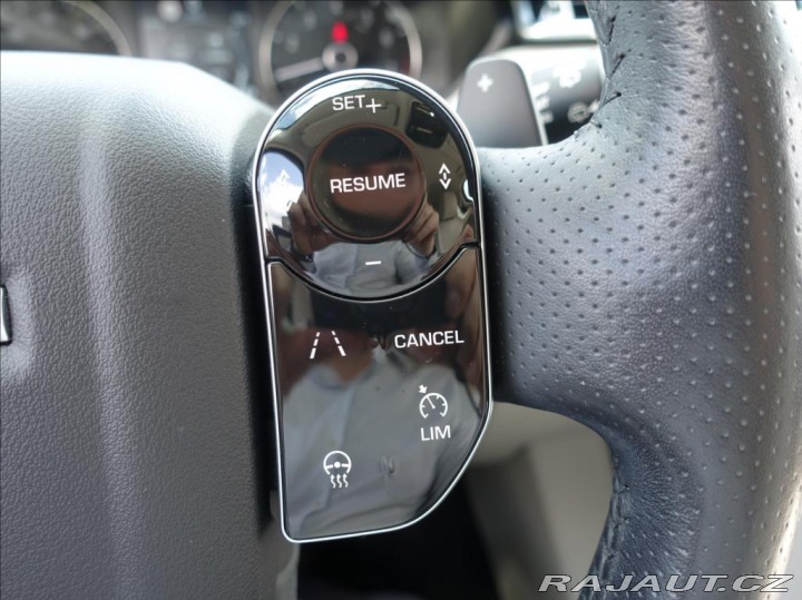 Land Rover Range Rover Velar 2,0 P250, S, ČR, el.tažné 2019