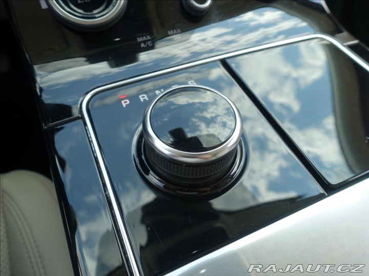 Land Rover Range Rover Velar 2,0 P250, S, ČR, el.tažné 2019
