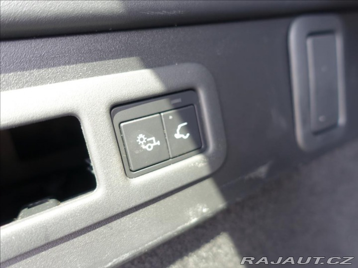 Land Rover Range Rover Velar 2,0 P250, S, ČR, el.tažné 2019