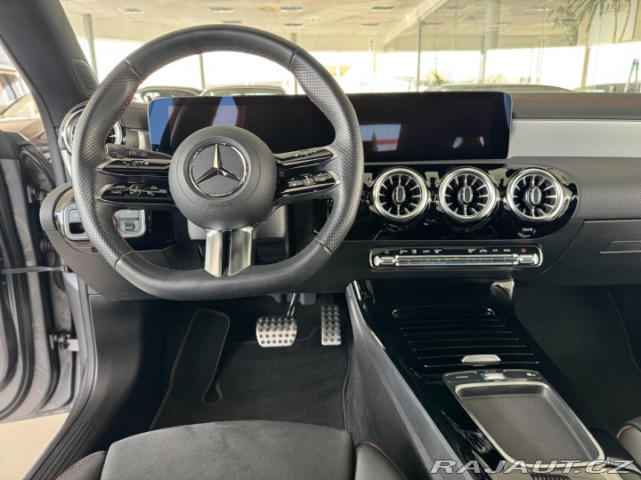 Mercedes-Benz CLA 180 AMG*MbuX*Panorama*Fac 2023