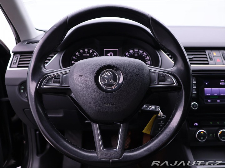 Škoda Octavia 1,6 TDI DSG Elegance Xeno 2014