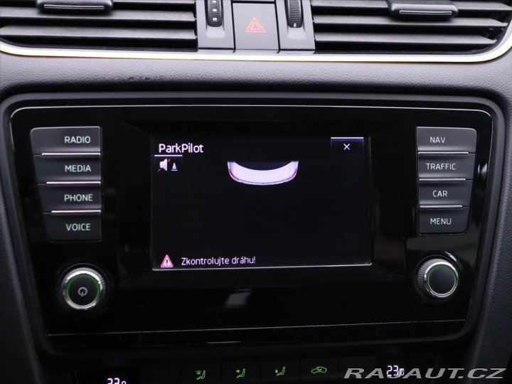 Škoda Octavia 1,6 TDI DSG Elegance Xeno 2014