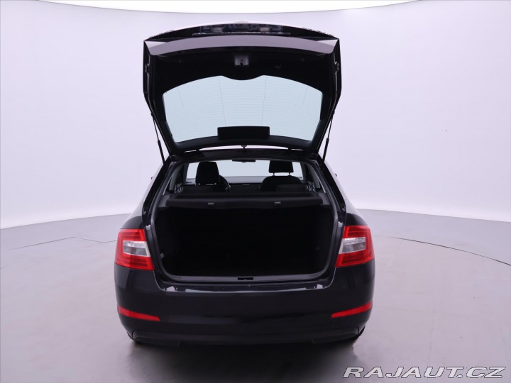Škoda Octavia 1,6 TDI DSG Elegance Xeno 2014