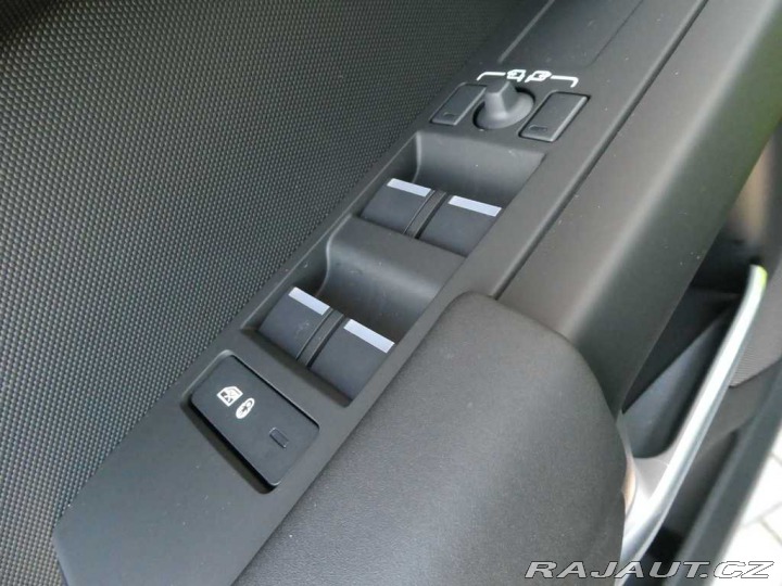 Land Rover Defender 110 3,0 S D200 2026