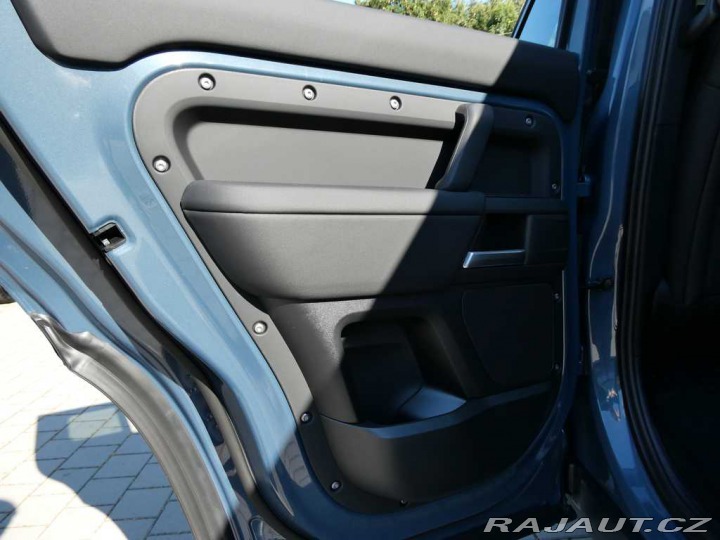 Land Rover Defender 110 3,0 S D200 2026