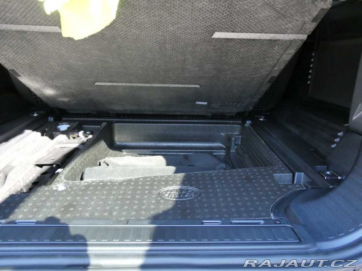 Land Rover Defender 110 3,0 S D200 2026