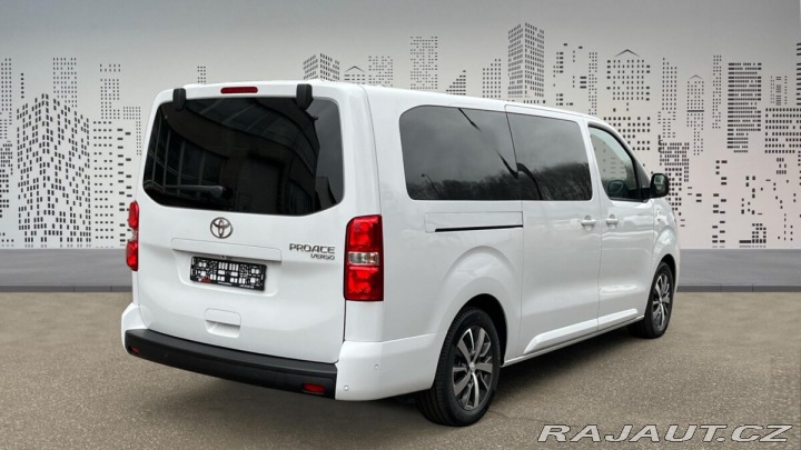 Toyota ProAce Verso 2,0D 6MT Family 8S 2025