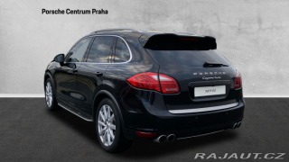Porsche Cayenne Turbo 2011