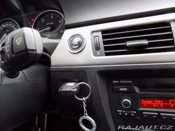 BMW 3 330d/M-sport/Bi-xenon/ 2011