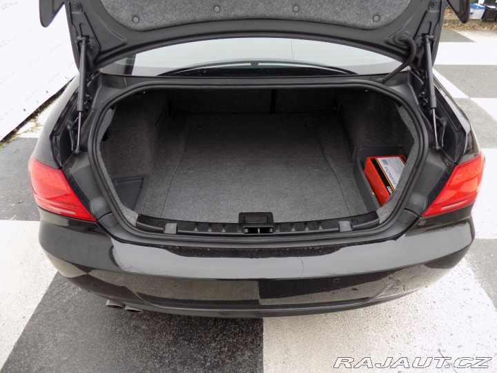 BMW 3 330d/M-sport/Bi-xenon/ 2011