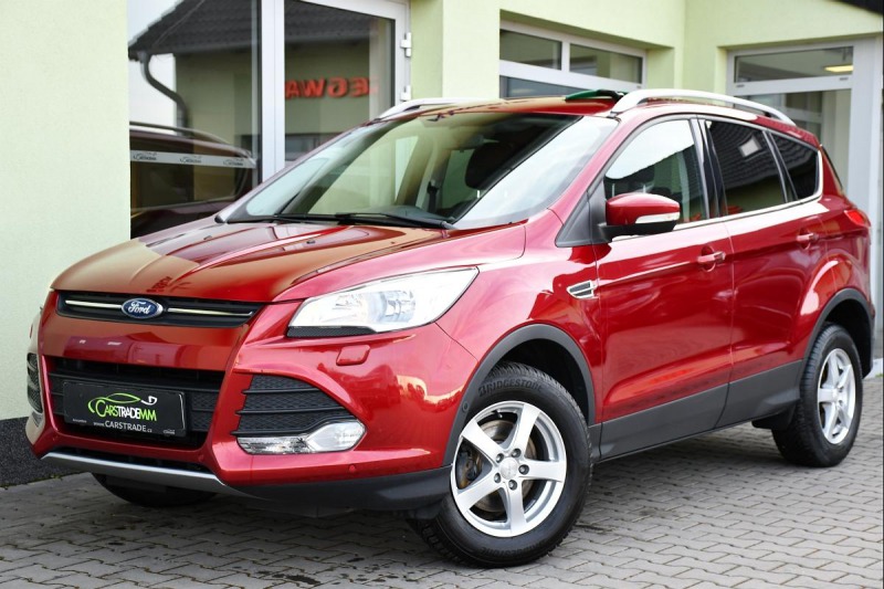 Ford Kuga 1.5EB TREND VYHŘ SEDAČKY