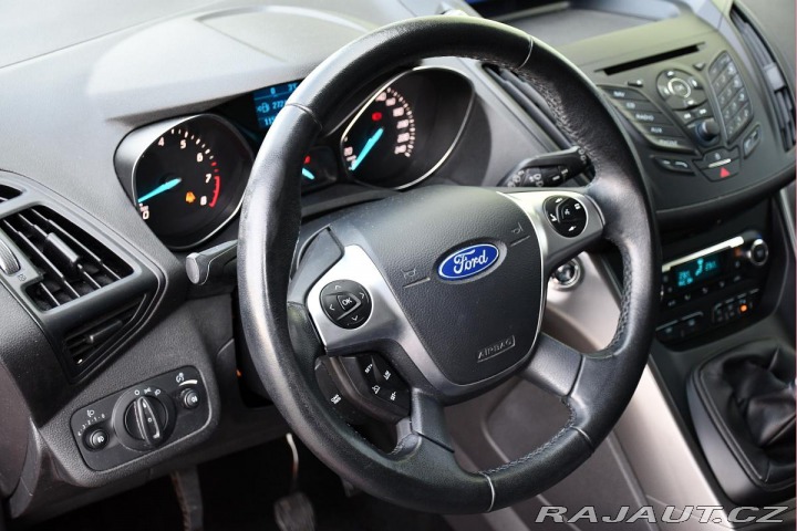 Ford Kuga 1.5EB TREND VYHŘ SEDAČKY 2015