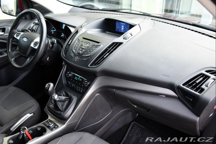 Ford Kuga 1.5EB TREND VYHŘ SEDAČKY 2015