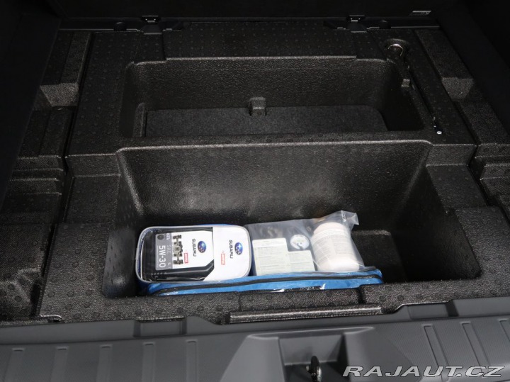 Subaru Outback 2.5i-T ES Tour Poslední š 2025
