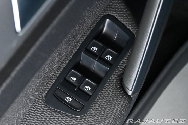 Volkswagen Golf 1,6 TDi 85kW *NAVI* Záruk 2019