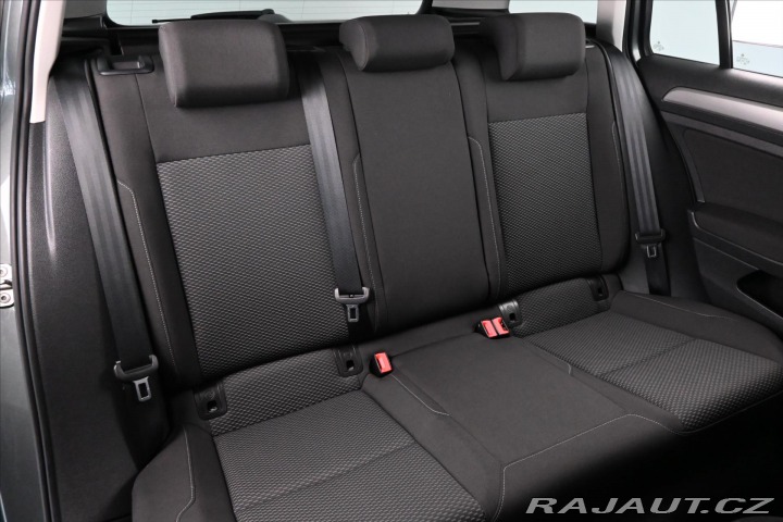 Volkswagen Golf 1,6 TDi 85kW *NAVI* Záruk 2019