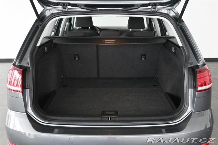 Volkswagen Golf 1,6 TDi 85kW *NAVI* Záruk 2019