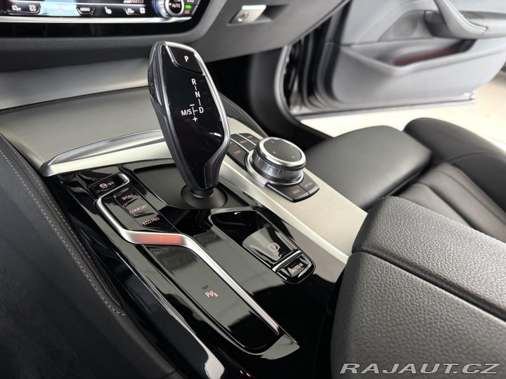 BMW 5 530d xDrive*M-SPORT*Webas 2022