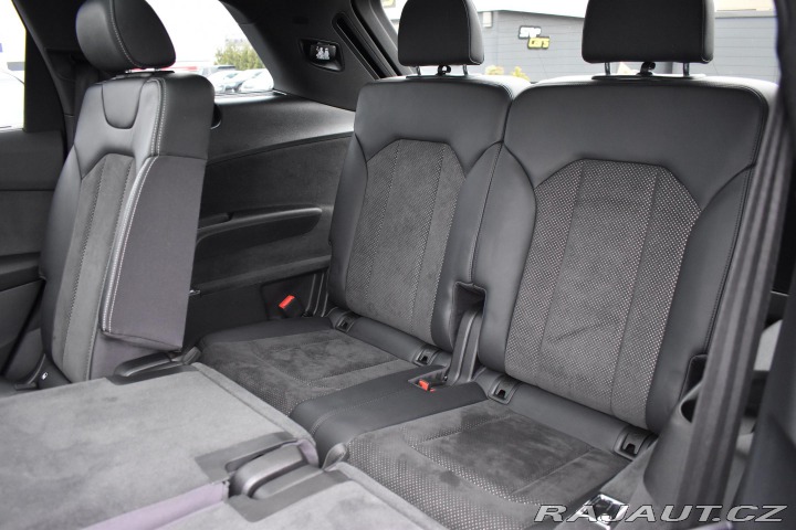 Audi Q7 3.0TDI S-LINE*7MÍST*TAŽNÉ 2016
