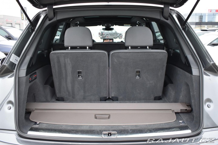 Audi Q7 3.0TDI S-LINE*7MÍST*TAŽNÉ 2016