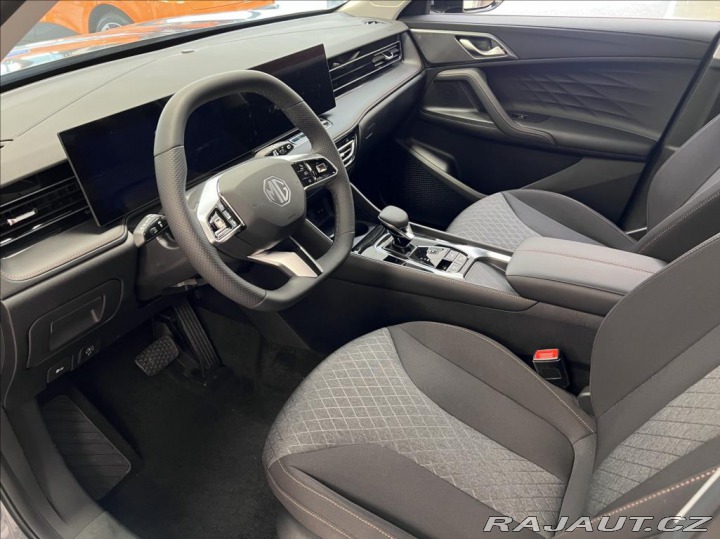 MG HS 1.5 TGI Emotion 7DCT 2024