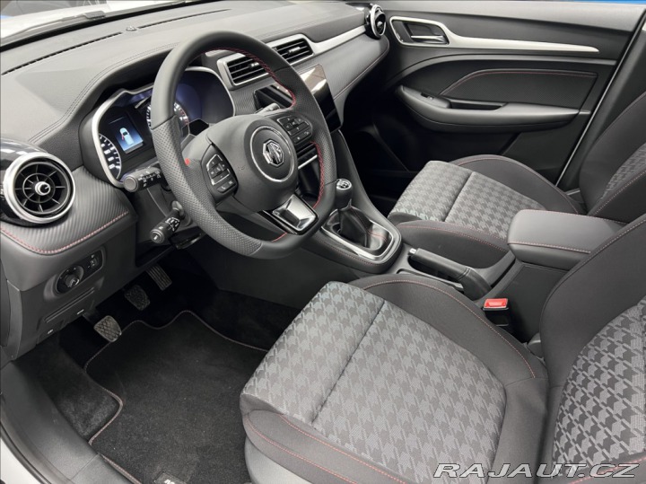 MG ZS 1.5 MT5 Essential Plus 2024